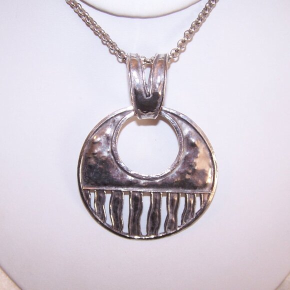 Vintage Silpada Sterling Silver Pendant - Unusual Circular Design - Picture 2 of 4